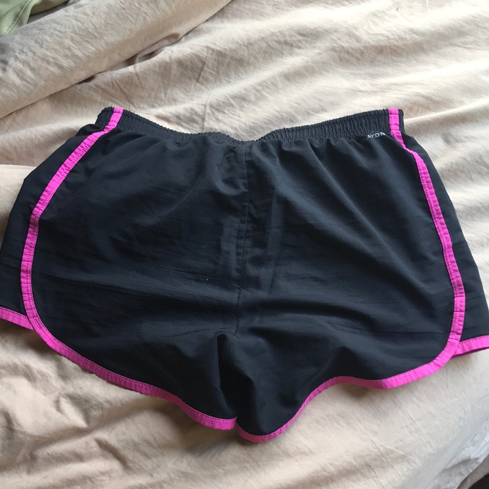 Girls Reebok shorts - Picture 2 of 4
